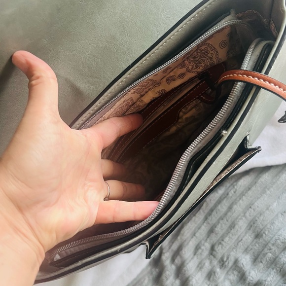 Simply Noelle Bag with straps. - Picture 5 of 6